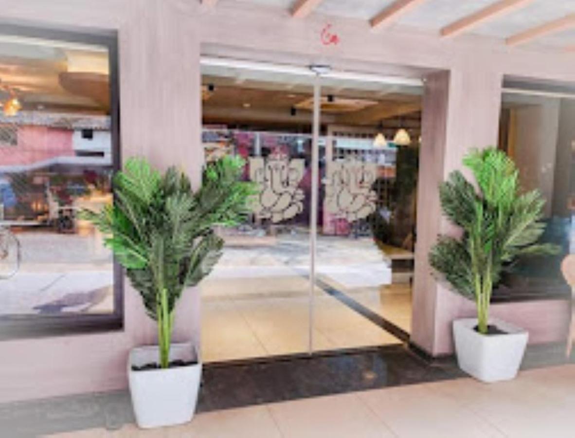 Hotel Raj Inn Bhubaneswar Esterno foto